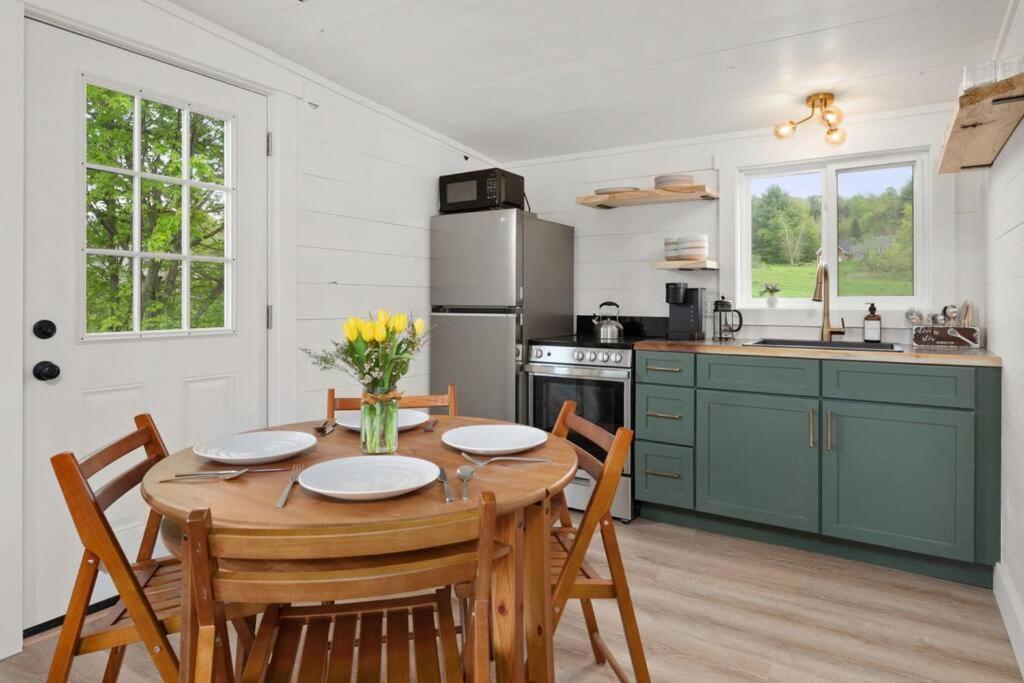 Charming & Freshly Restored Farmhouse 1 Mile From Center Of Stowe Zewnętrze zdjęcie